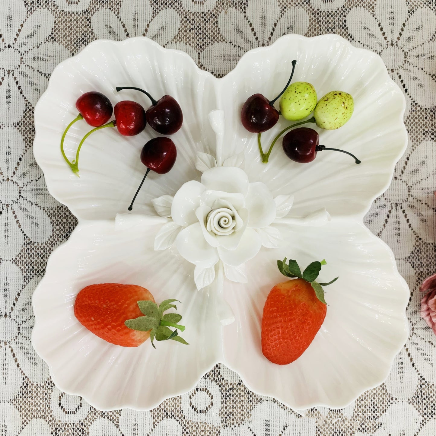 Exquisite Handcrafted Embossed Ceramic Sectional Fruit Platter: The Perfect Personalized Gift