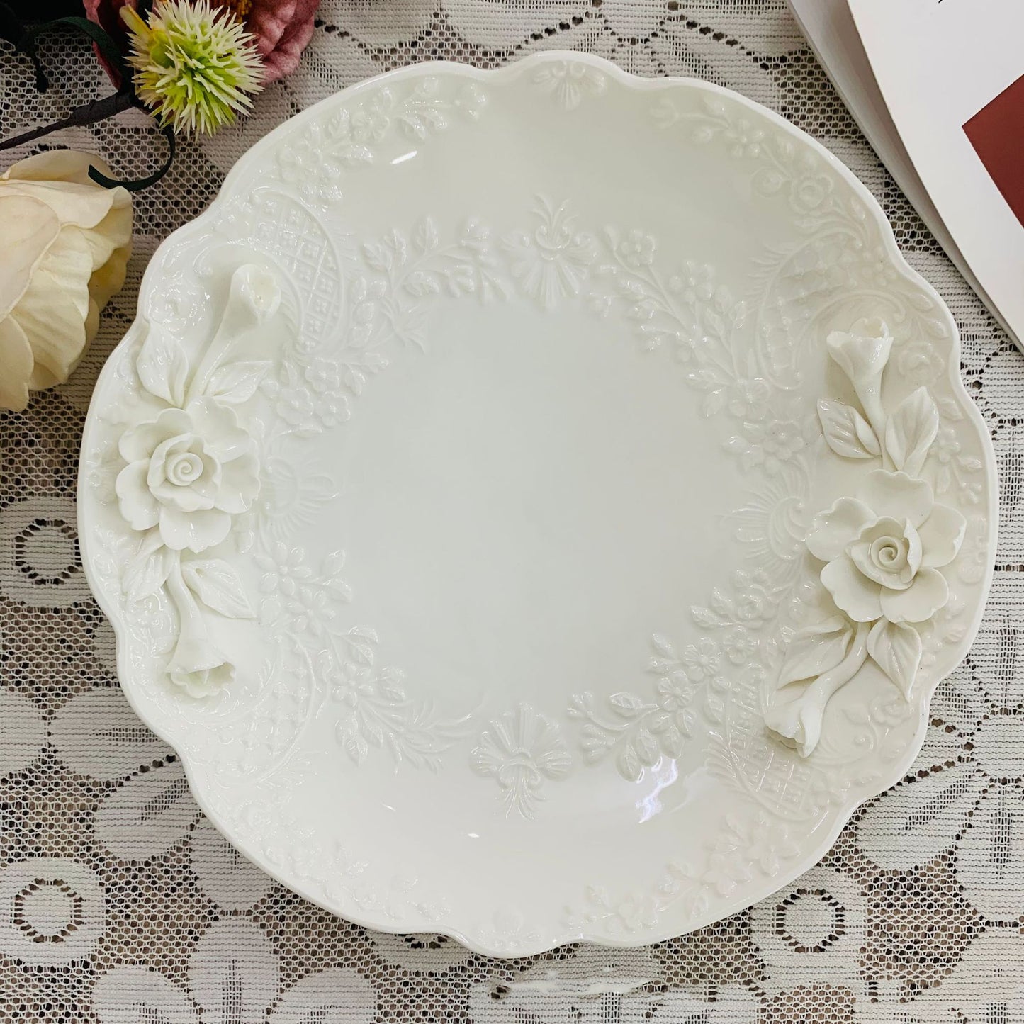 Exquisite Handcrafted Embossed Rose Ceramic Platter: The Perfect Personalized Gift