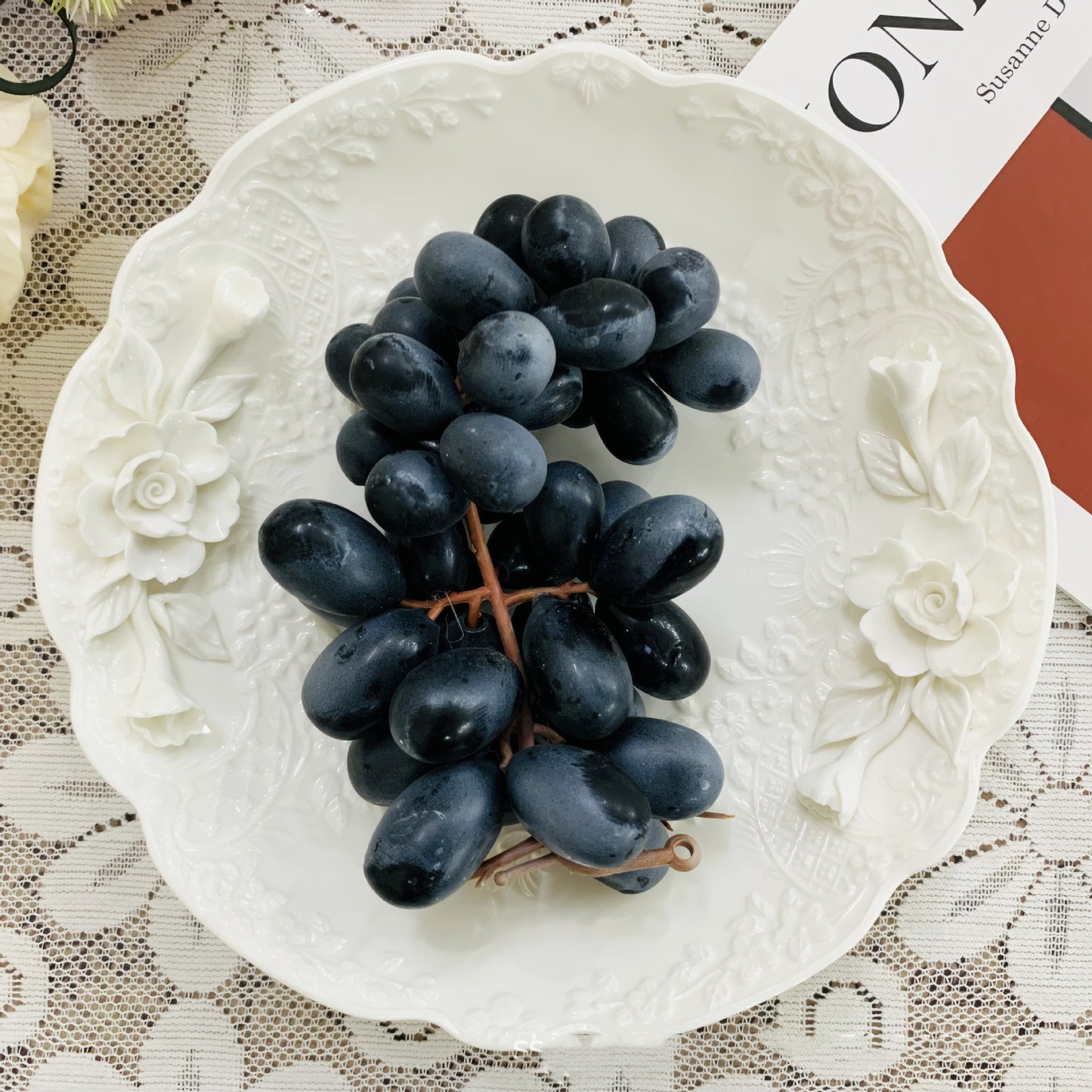 Exquisite Handcrafted Embossed Rose Ceramic Platter: The Perfect Personalized Gift